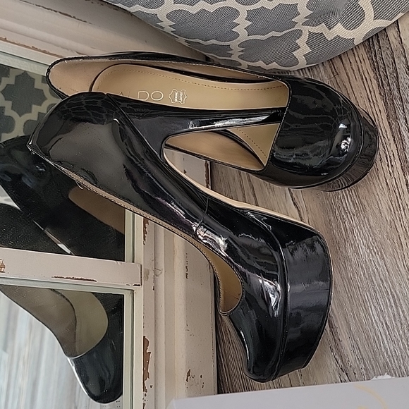 Aldo Genuine Leather Pumps - Picture 2 of 4